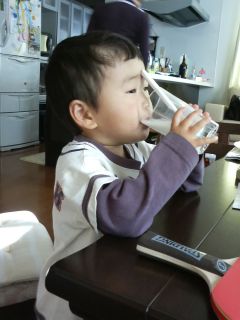 牛乳の飲み方