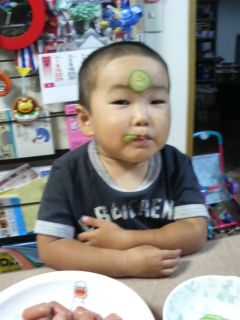 食べもので遊ぶ