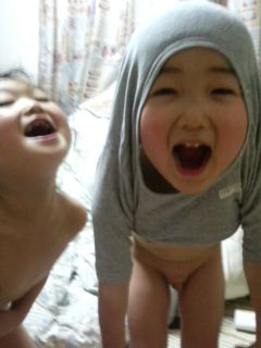 へんな格好・・・