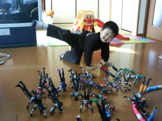 逆立ち仮面ライダー