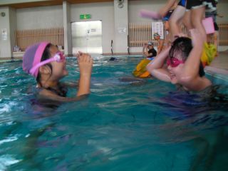 美香ちゃんとプール