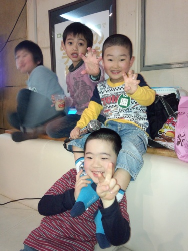 きく組年中さんでカラオケ